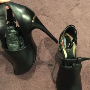 Sandals burberry size 7.5